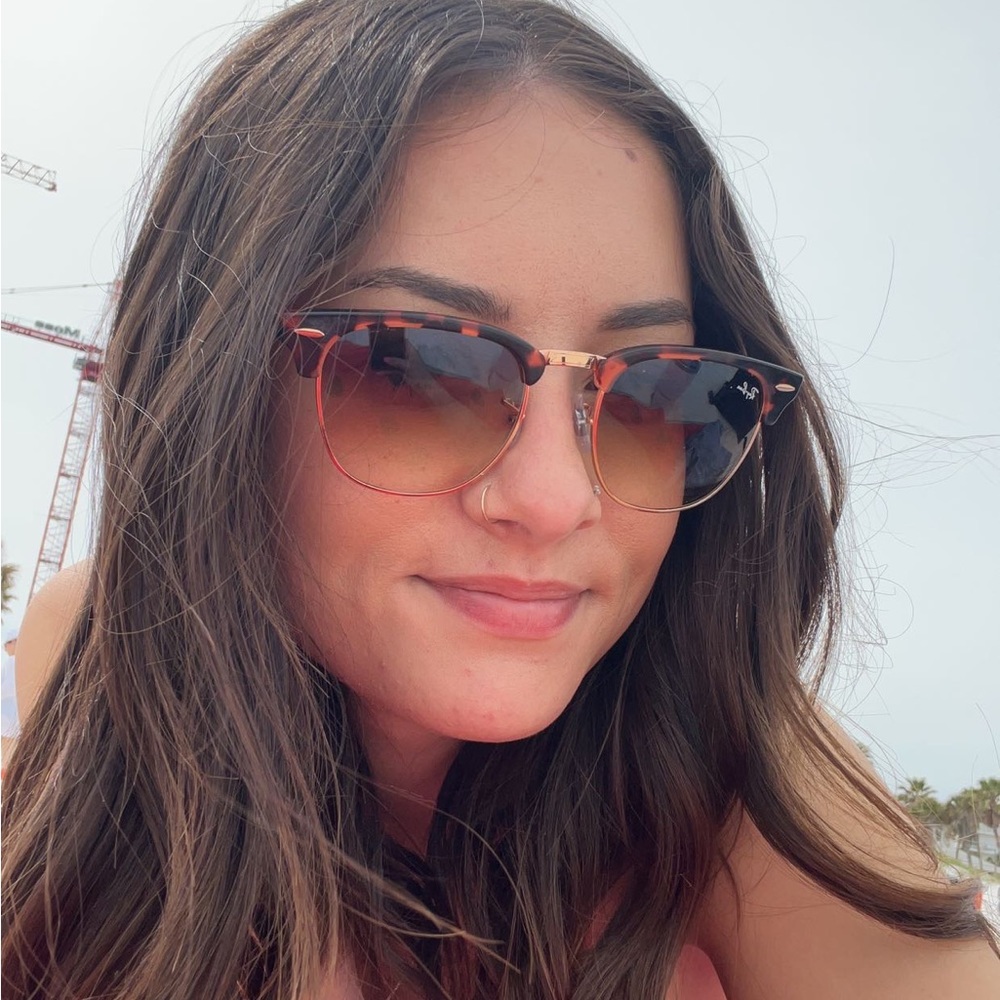 Meet your Posher, Riley